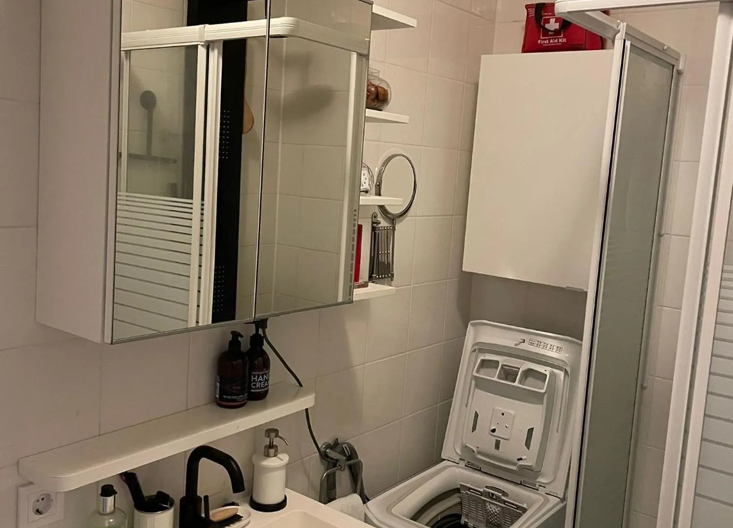 One Bedroom Fully Equipped Apartment With Terrace Brusel 0*,